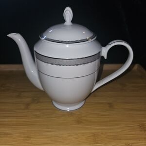 Mikasa Fine China Palatial Platinum Teapot